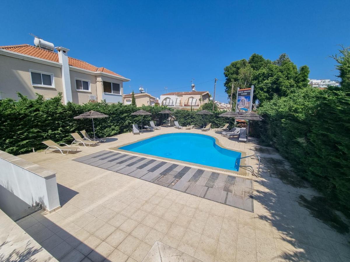 Shades Of Blue Apartment Larnaca Bagian luar foto